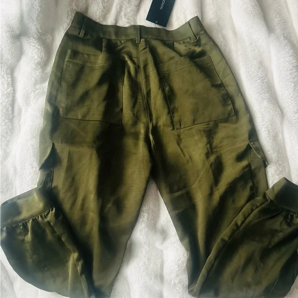 NWT✨ Satin High Rise Joggers - Picture 7 of 10